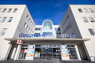 Außenansicht des Gesundheitszentrums Karlsfeld