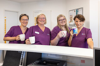 Mitarbeiterinnen des Praxis-Teams bei der Kaffeepause
