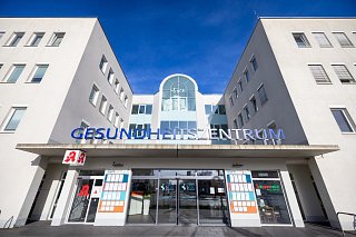 Außenansicht des Gesundheitszentrums Karlsfeld
